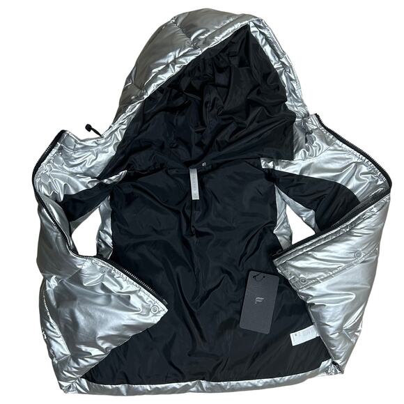 Fabletics Essential‎ Cropped Hooded Puffer Vest Silver Shine Sz M - Picture 7 of 14